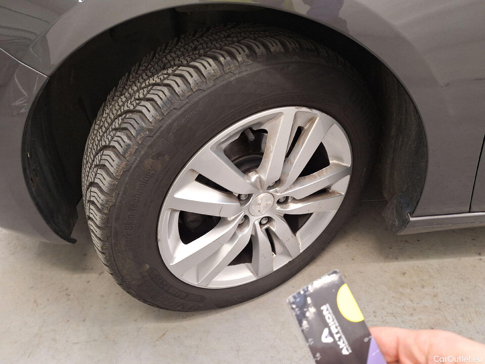  Peugeot  308 Peugeot,  FL'17, Peugeot  1.2 PureTech 110 S&S Active Pack 5d #1