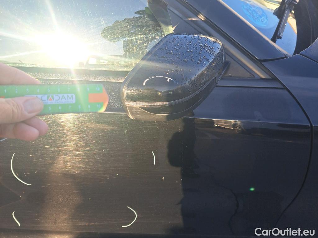  Bmw  Serie 3 BMW  / 2018 / 4P / sedán 318d Auto. #32