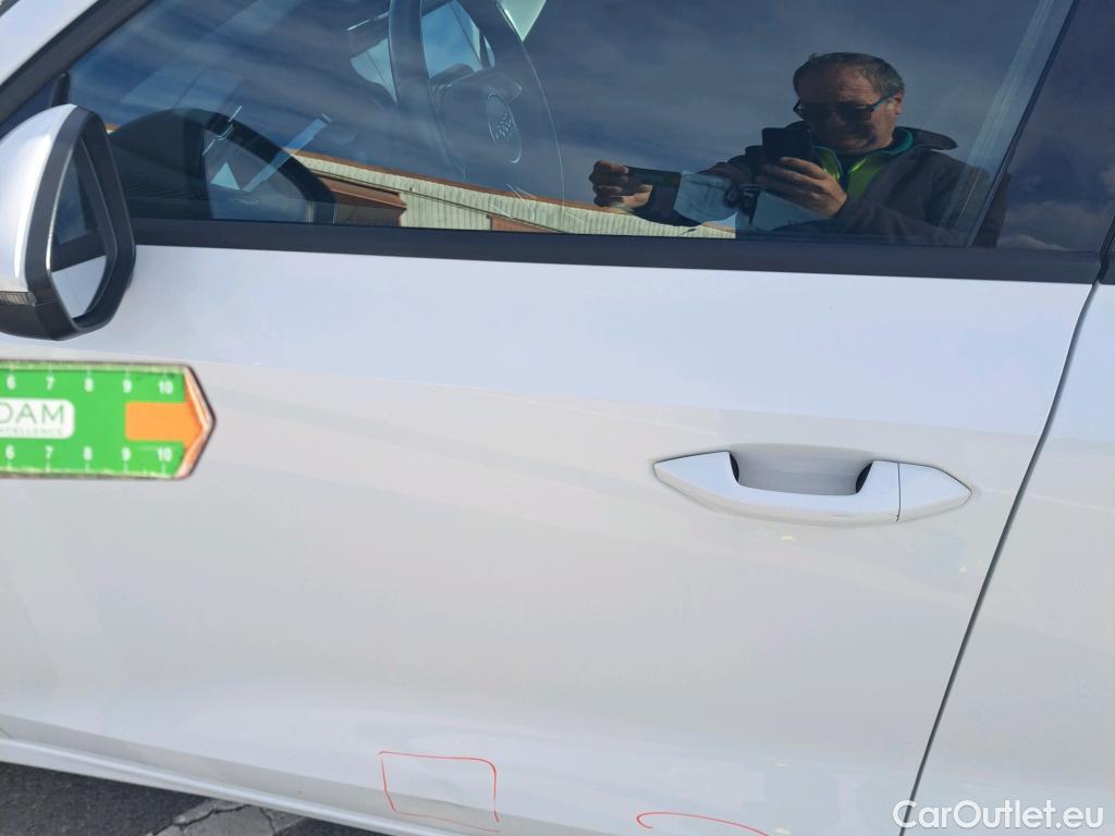  Audi  A3 AUDI  / 2020 / 5P / berlina con portón Sportback 30 TFSI 81kW (110CV) S tronic #4