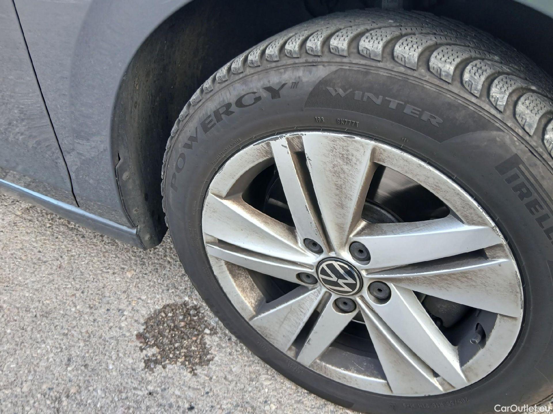  Volkswagen  Golf  VOLKSWAGEN / 2020 / 5P / familiar Life 2.0 TDI 85kW (115CV) Variant #20