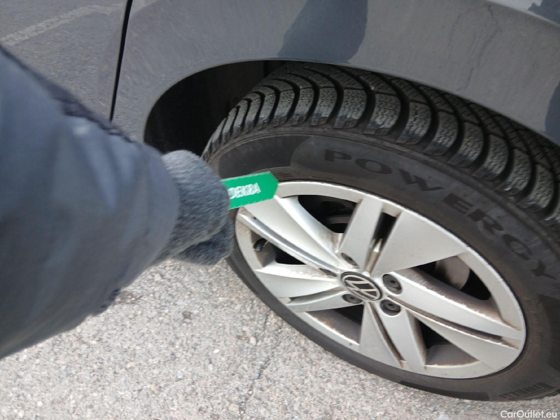  Volkswagen  Golf  VOLKSWAGEN / 2020 / 5P / familiar Life 2.0 TDI 85kW (115CV) Variant #12