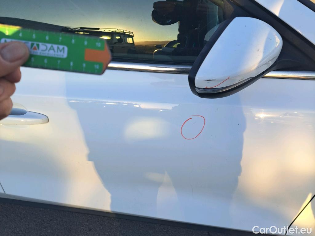  Ford  Focus FORD  / 2018 / 5P / berlina con portón 1.5 Ecoblue 88kW Trend+ #38