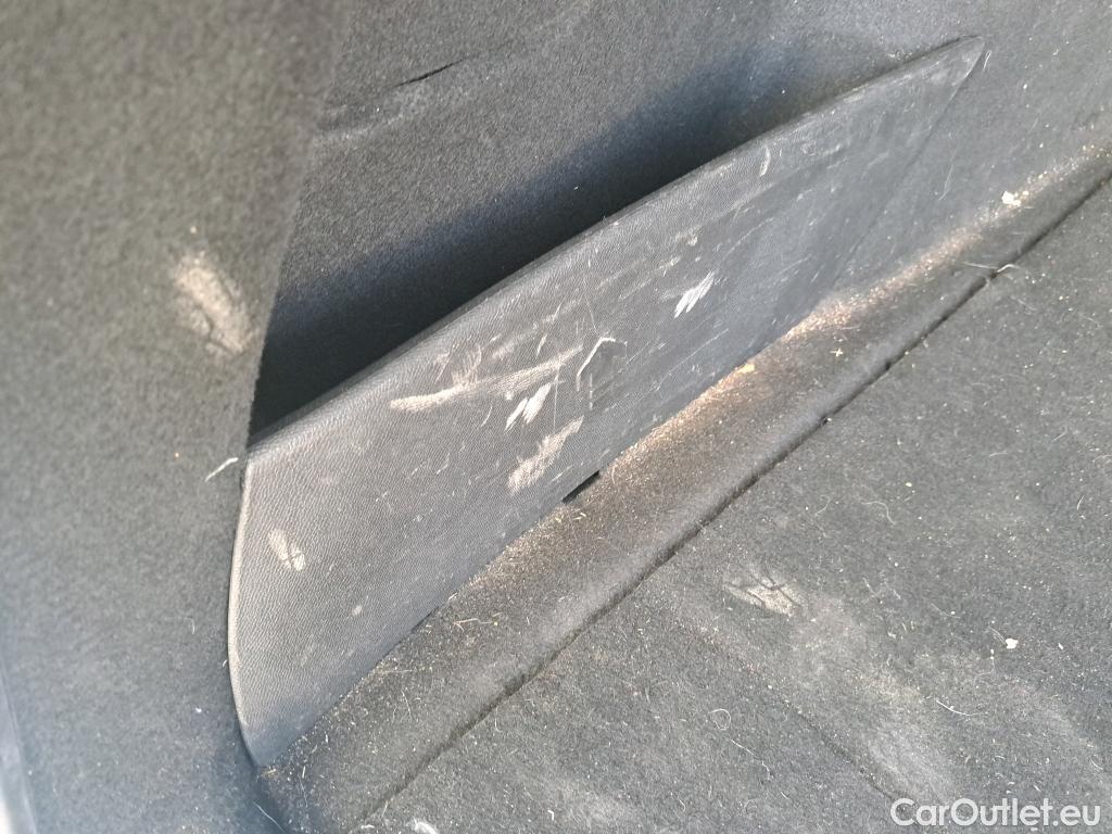  Peugeot  308 PEUGEOT  / 2017 / 5P / familiar SW Allure Pack BlueHDI 130 S&S EAT8 #31