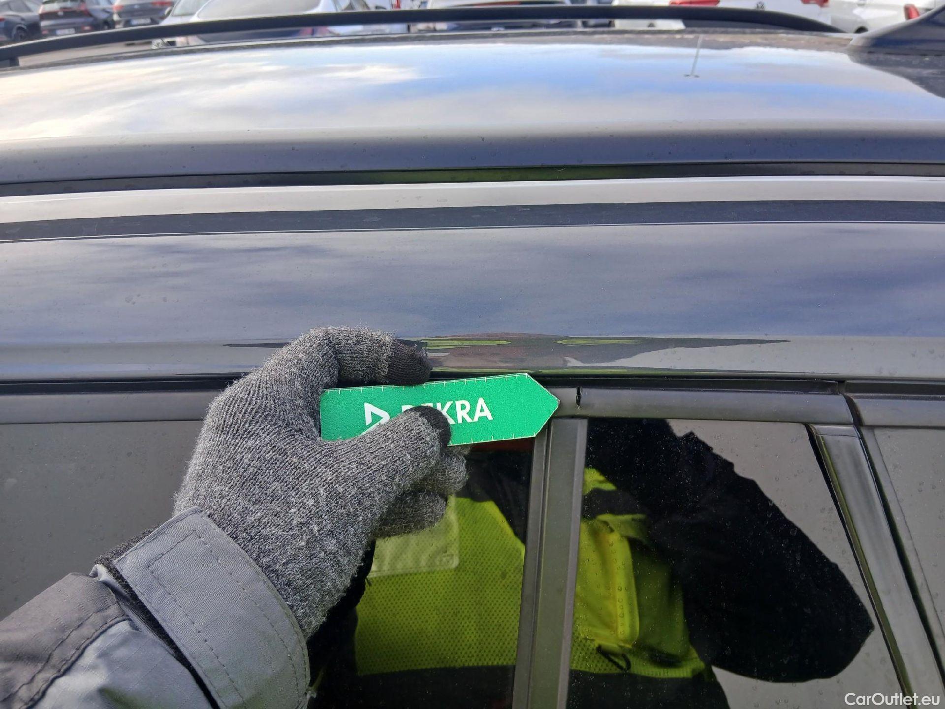  Volkswagen  Golf  VOLKSWAGEN / 2020 / 5P / familiar Life 2.0 TDI 85kW (115CV) Variant #30