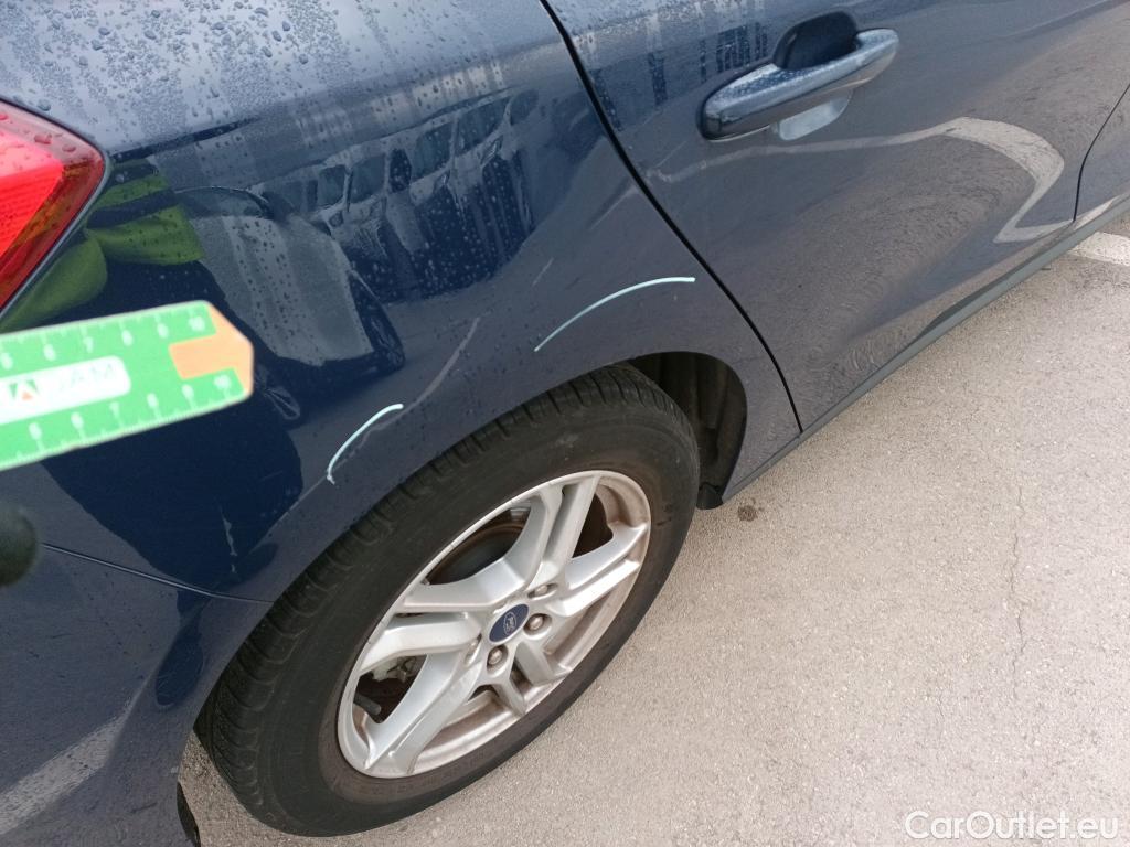  Ford  Focus FORD  / 2018 / 5P / berlina con portón 1.5 Ecoblue 70kW Trend+ #5