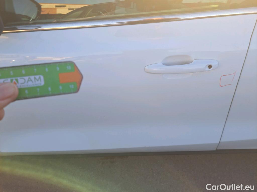  Ford  Focus FORD  / 2018 / 5P / berlina con portón 1.5 Ecoblue 88kW Trend+ #34