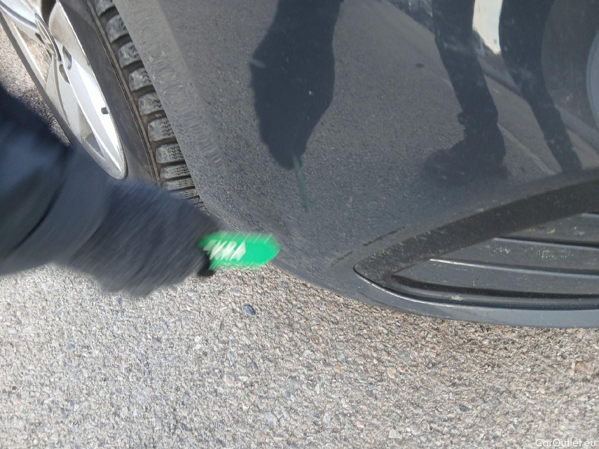  Volkswagen  Golf  VOLKSWAGEN / 2020 / 5P / familiar Life 2.0 TDI 85kW (115CV) Variant #1