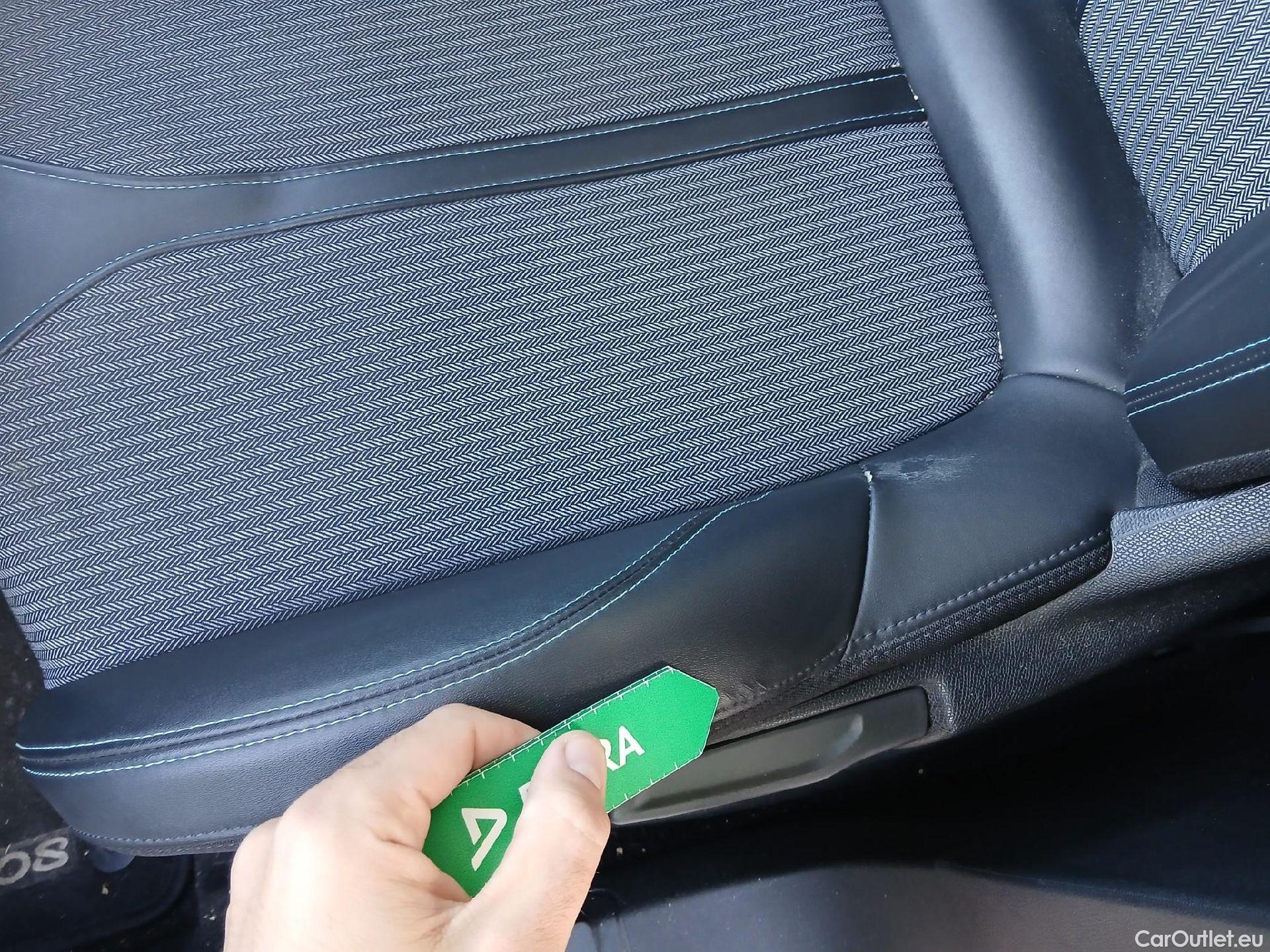  Peugeot  3008 PEUGEOT  Hybrid / 2020 / 5P / todoterreno 225 e-EAT8 Allure #32