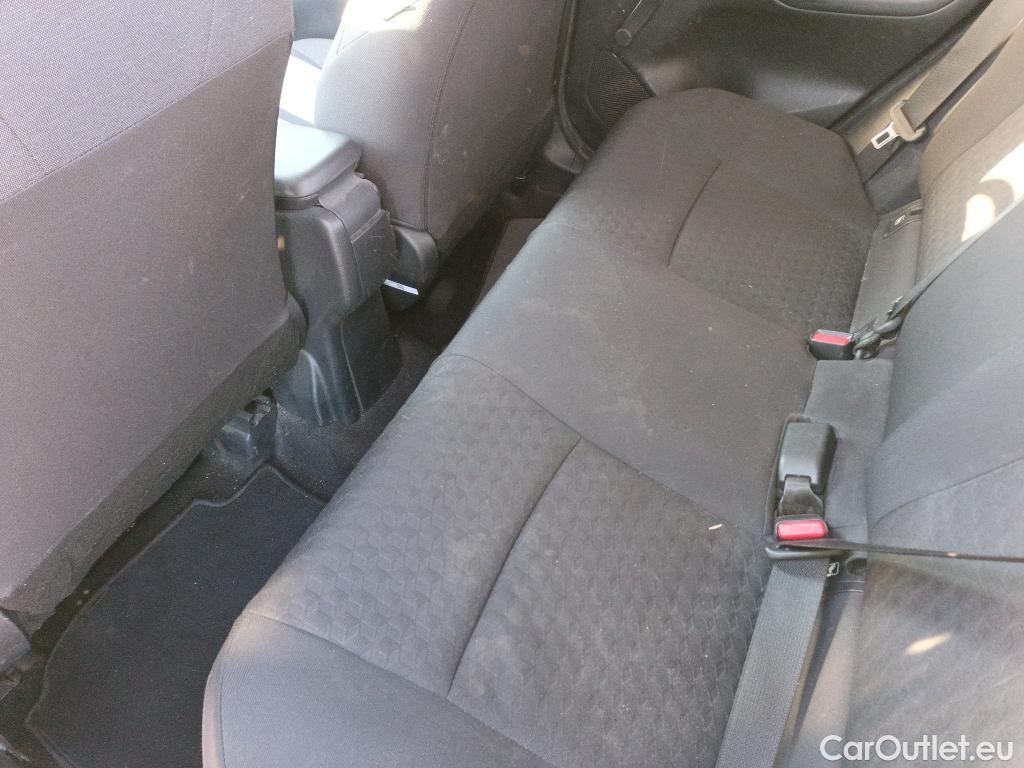  Toyota  Yaris TOYOTA  / 2020 / 5P / berlina con portón 1.5 120H Business Plus #10