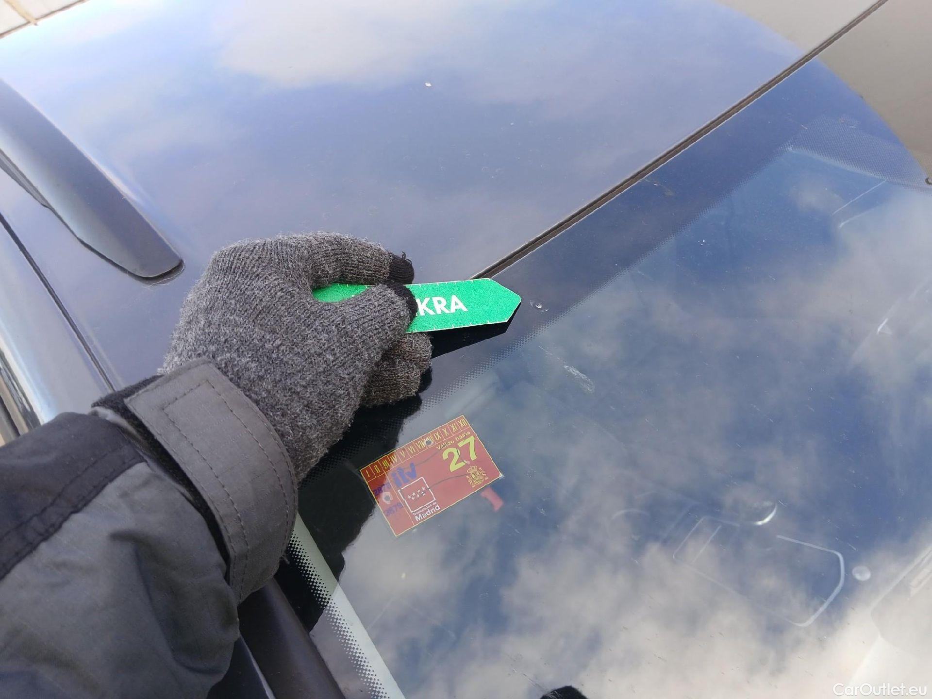  Volkswagen  Golf  VOLKSWAGEN / 2020 / 5P / familiar Life 2.0 TDI 85kW (115CV) Variant #24