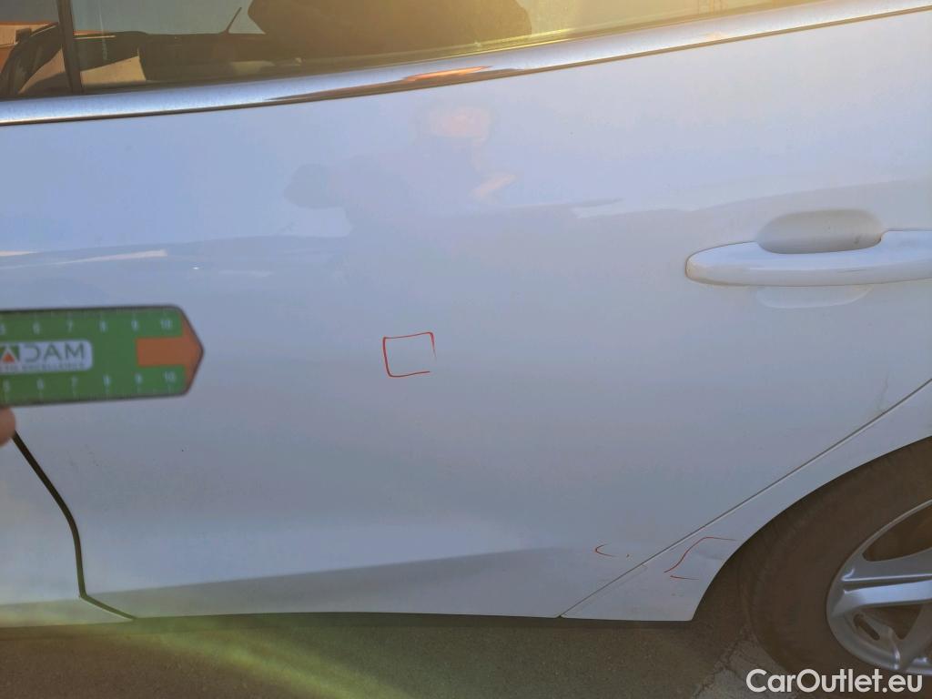  Ford  Focus FORD  / 2018 / 5P / berlina con portón 1.5 Ecoblue 88kW Trend+ #10