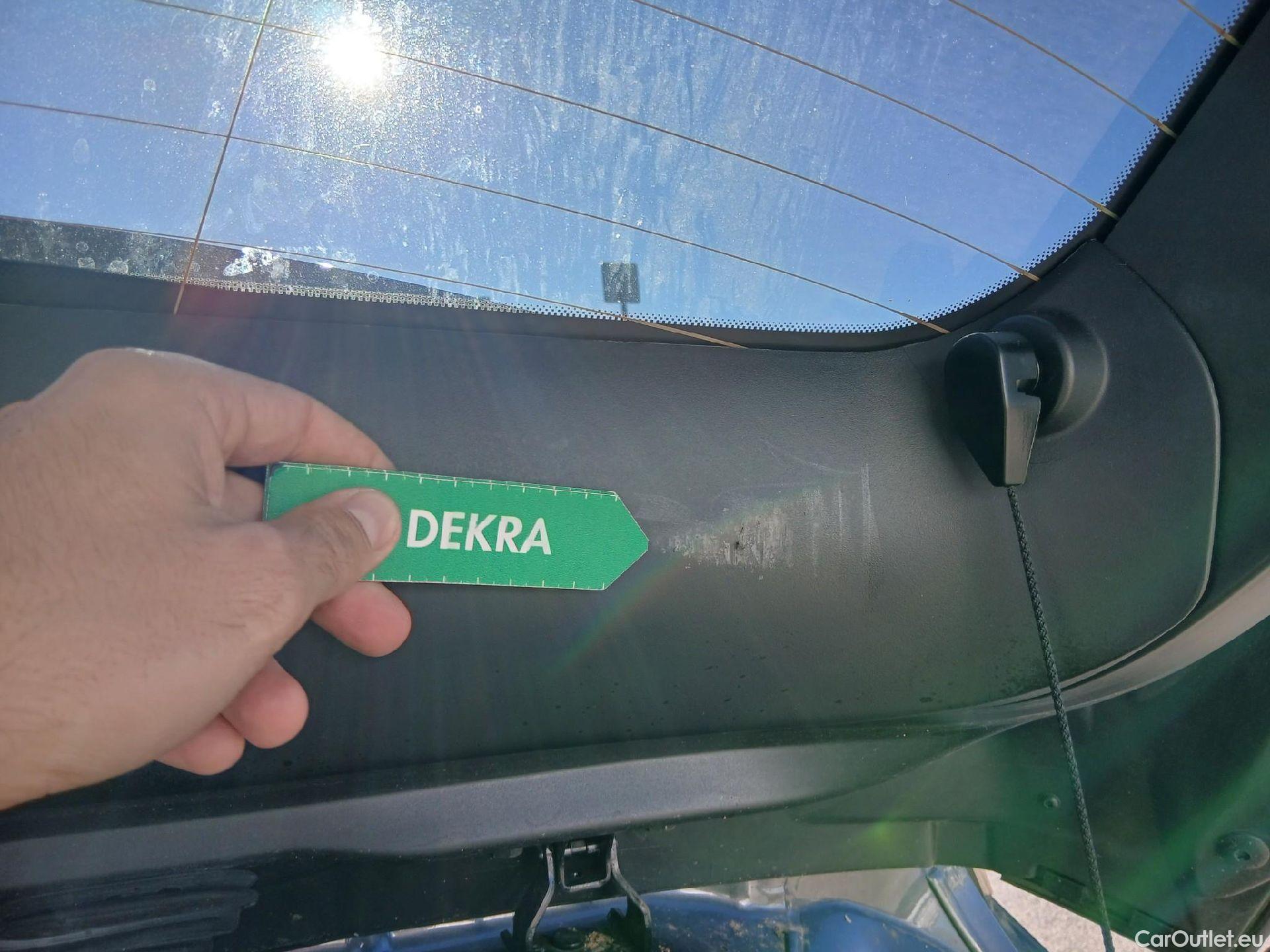  Peugeot  3008 PEUGEOT  Hybrid / 2020 / 5P / todoterreno 225 e-EAT8 Allure #29