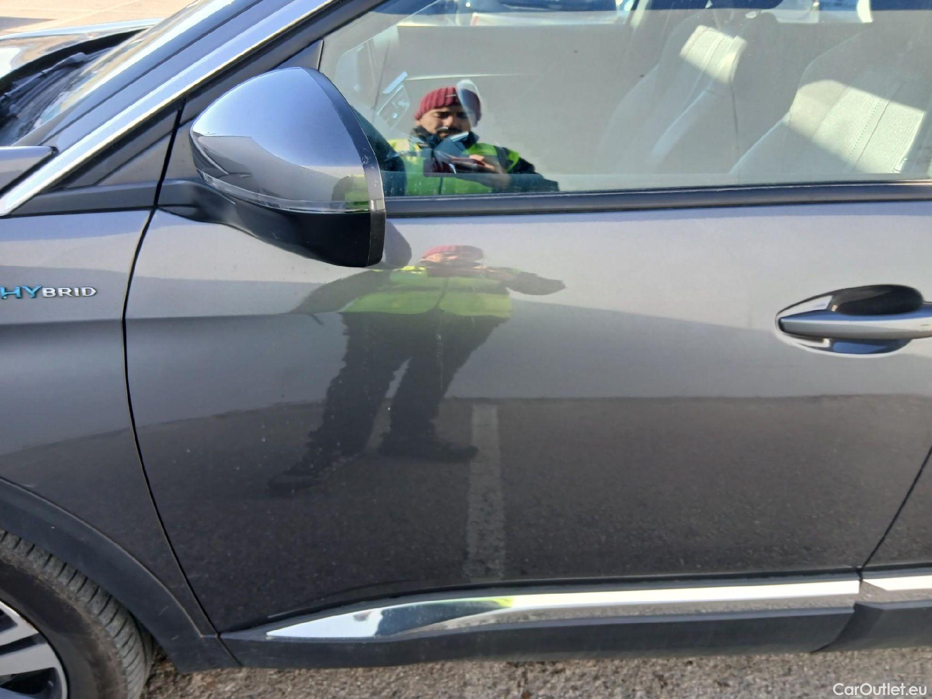  Peugeot  3008 PEUGEOT  Hybrid / 2020 / 5P / todoterreno 225 e-EAT8 Allure #6