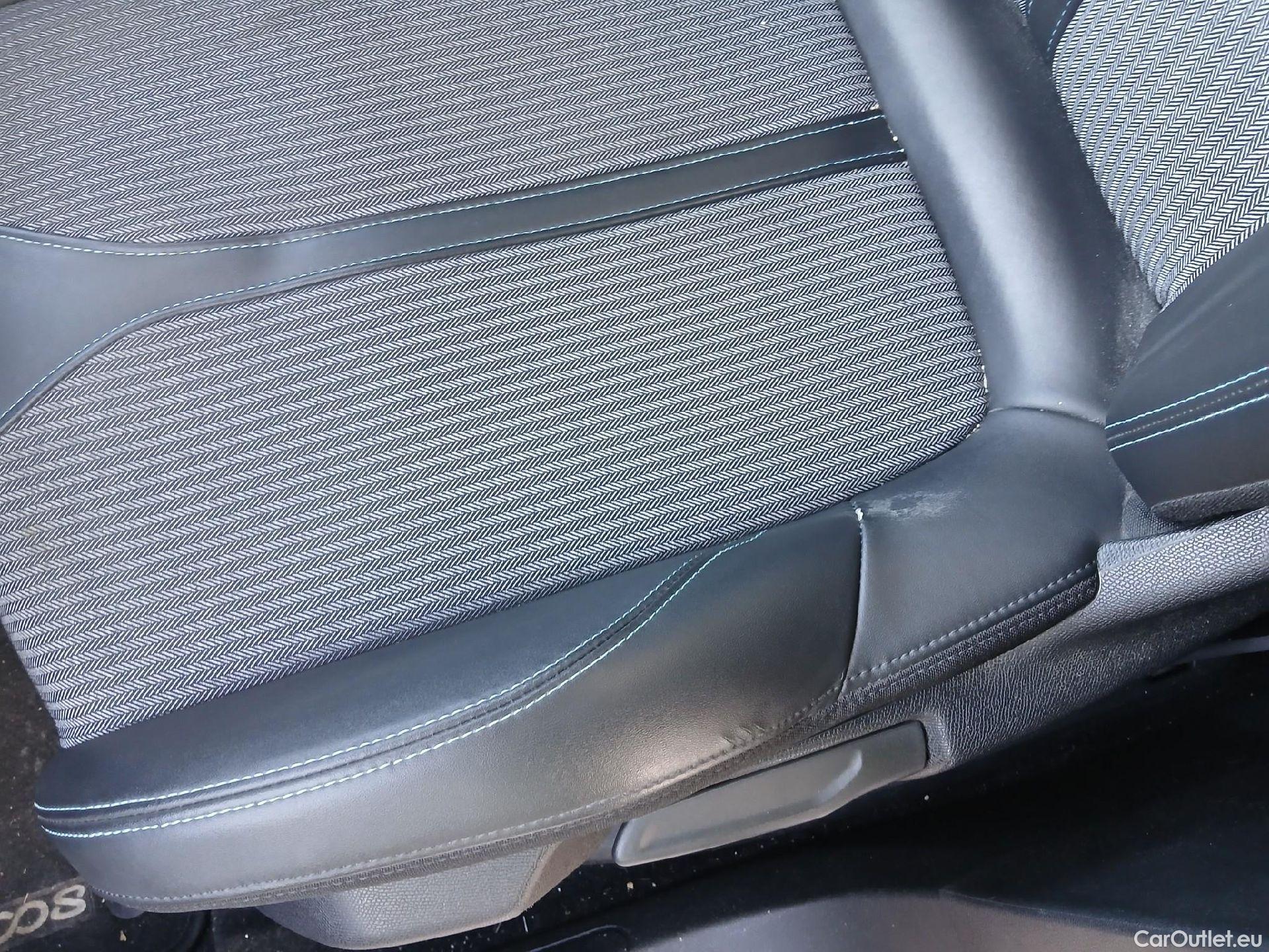  Peugeot  3008 PEUGEOT  Hybrid / 2020 / 5P / todoterreno 225 e-EAT8 Allure #31