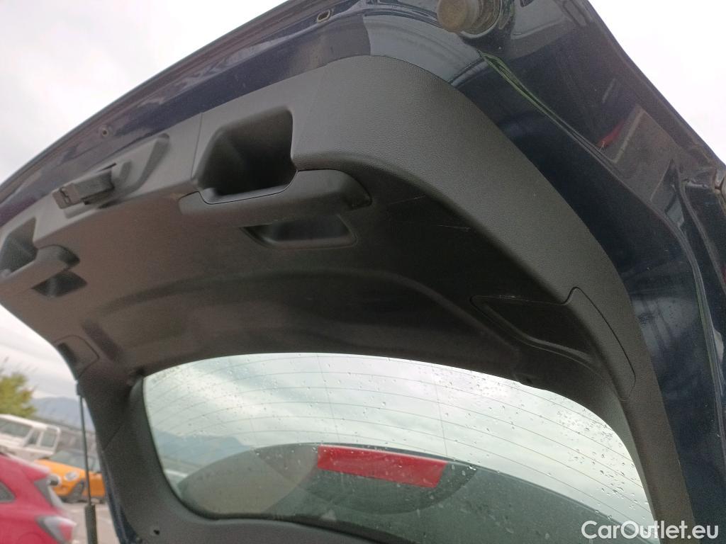  Ford  Focus FORD  / 2018 / 5P / berlina con portón 1.5 Ecoblue 70kW Trend+ #9