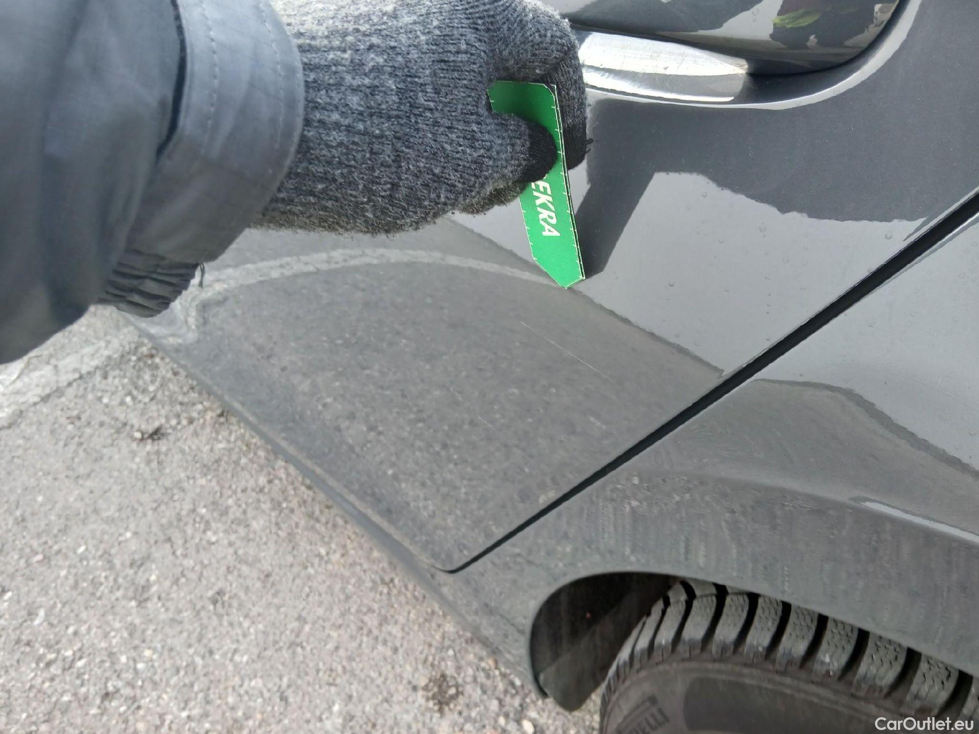  Volkswagen  Golf  VOLKSWAGEN / 2020 / 5P / familiar Life 2.0 TDI 85kW (115CV) Variant #7