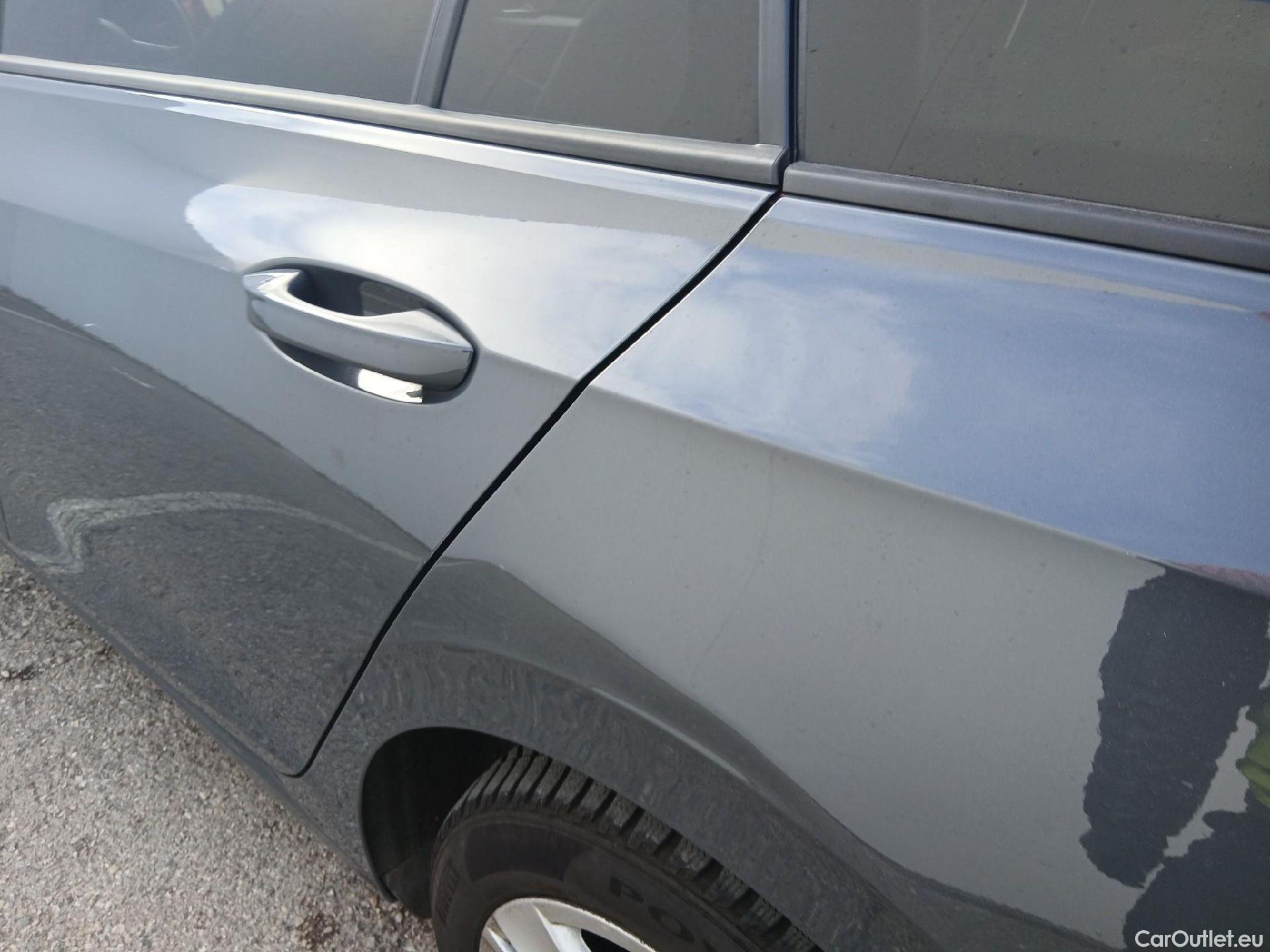  Volkswagen  Golf  VOLKSWAGEN / 2020 / 5P / familiar Life 2.0 TDI 85kW (115CV) Variant #10