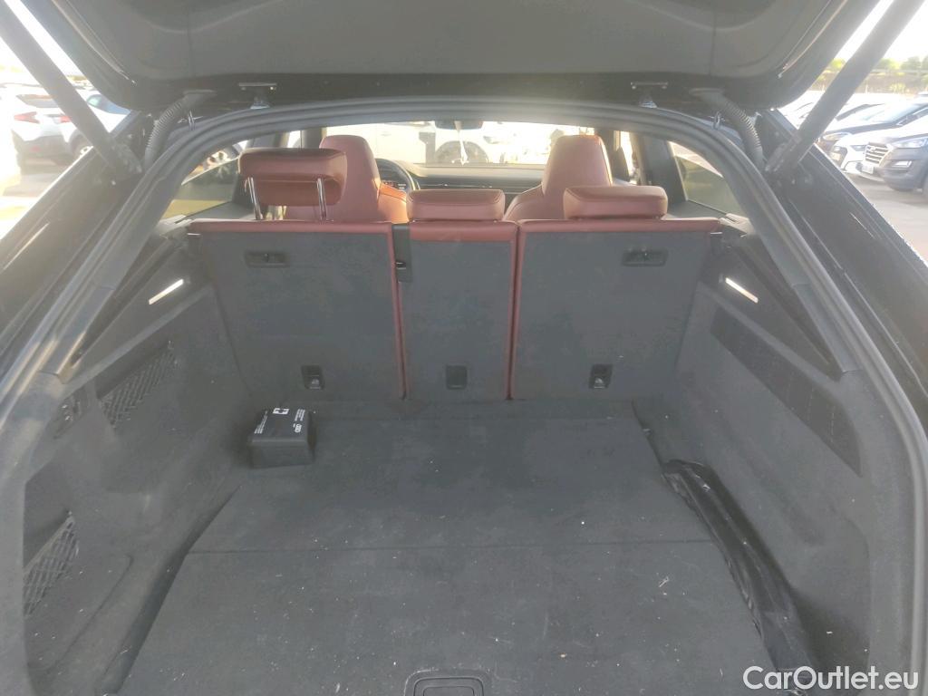  Audi  Q8 AUDI  / 2018 / 5P / todoterreno S TFSI 373kW (507CV) quattro tiptronic #1