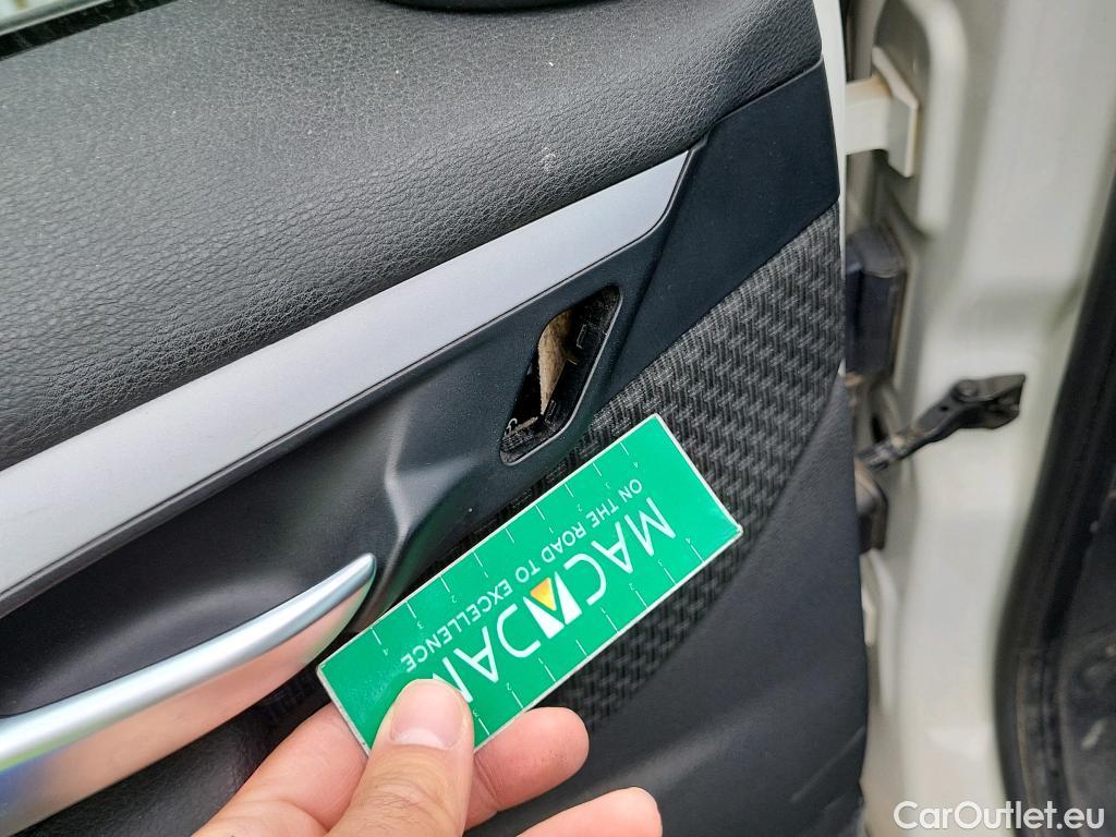  Bmw  X1 BMW  / 2015 / 5P / todoterreno sDrive18d #23