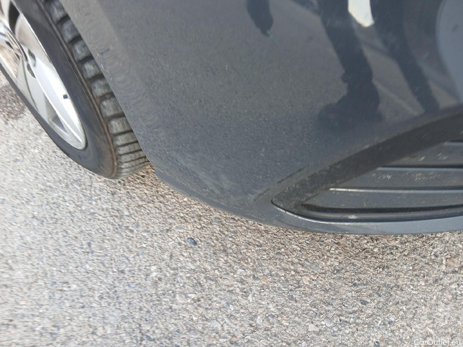  Volkswagen  Golf  VOLKSWAGEN / 2020 / 5P / familiar Life 2.0 TDI 85kW (115CV) Variant #2