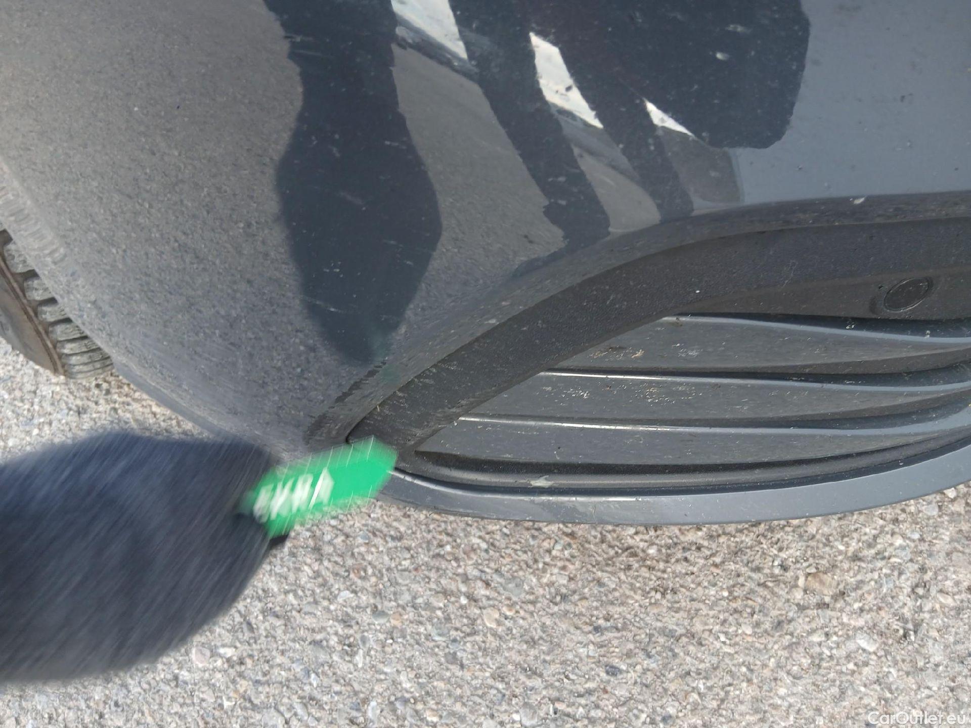  Volkswagen  Golf  VOLKSWAGEN / 2020 / 5P / familiar Life 2.0 TDI 85kW (115CV) Variant #4