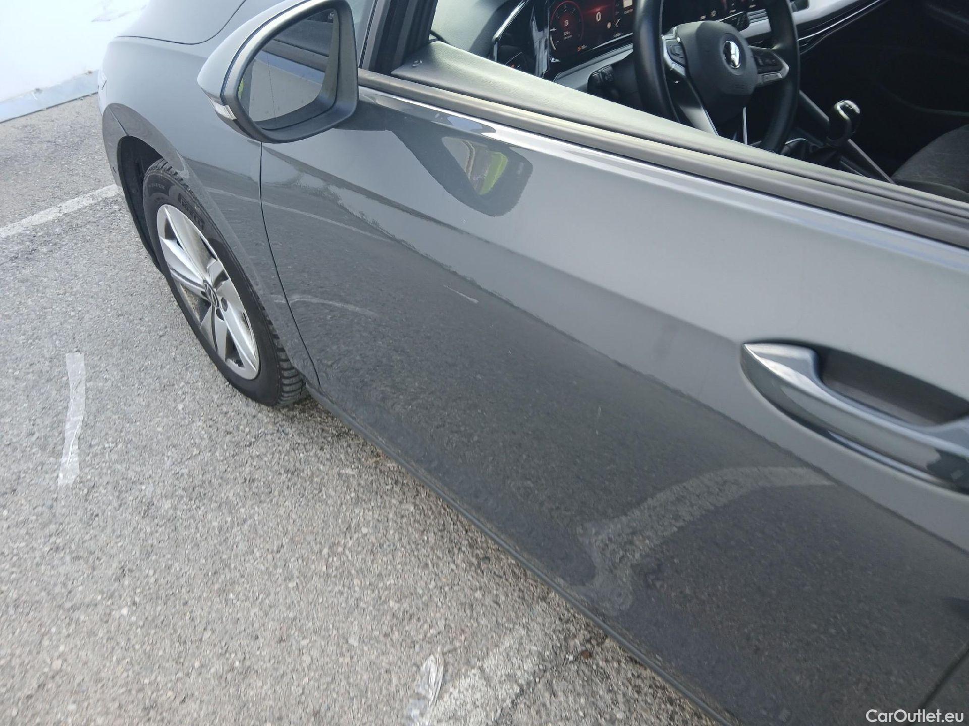  Volkswagen  Golf  VOLKSWAGEN / 2020 / 5P / familiar Life 2.0 TDI 85kW (115CV) Variant #6