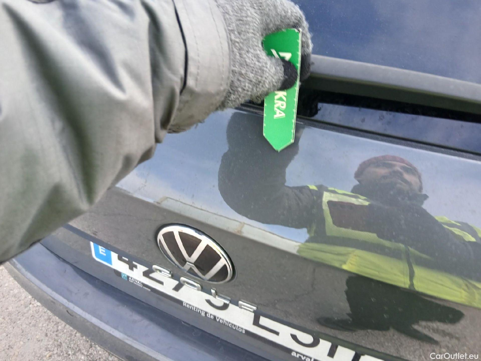  Volkswagen  Golf  VOLKSWAGEN / 2020 / 5P / familiar Life 2.0 TDI 85kW (115CV) Variant #16