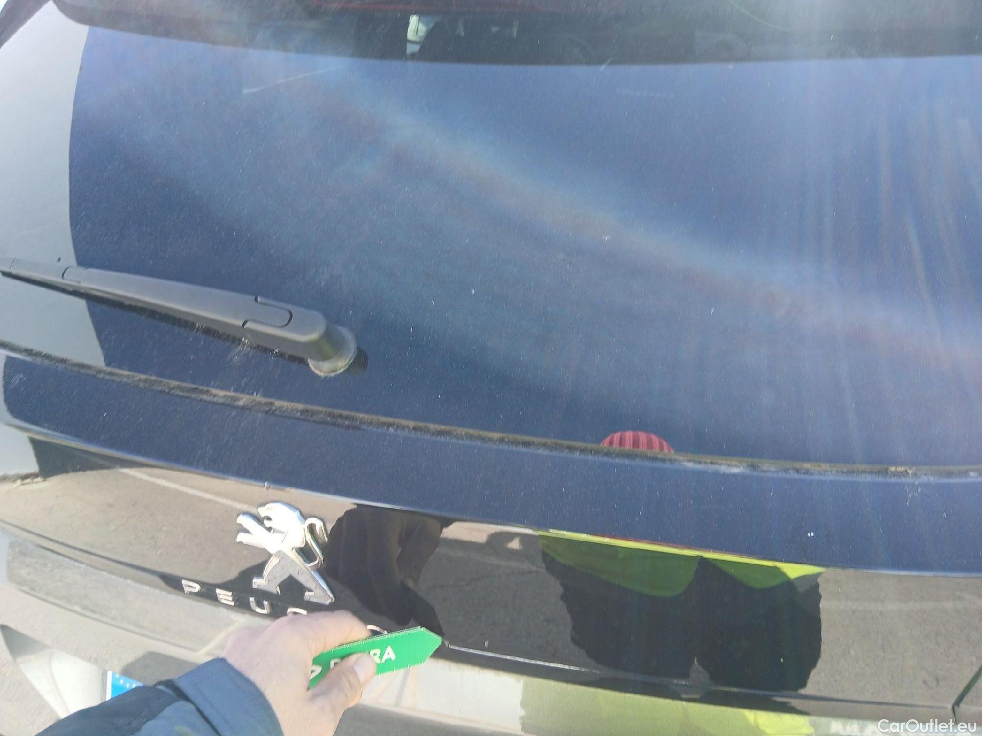  Peugeot  3008 PEUGEOT  Hybrid / 2020 / 5P / todoterreno 225 e-EAT8 Allure #12