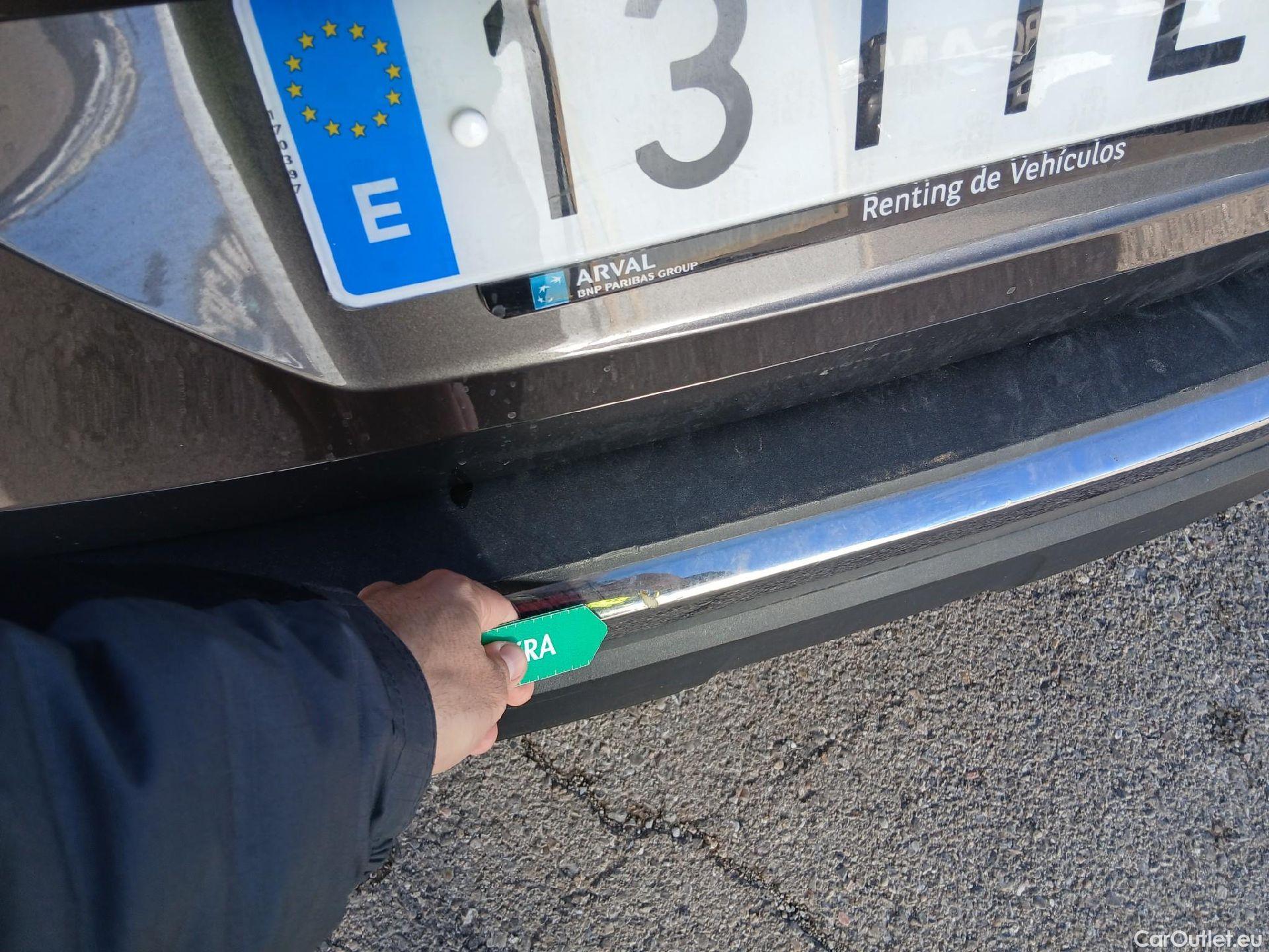  Peugeot  3008 PEUGEOT  Hybrid / 2020 / 5P / todoterreno 225 e-EAT8 Allure #10