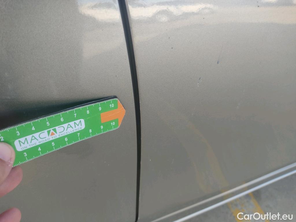  Mercedes  A-Klasse MERCEDES-BENZ Clase A / 2018 / 5P / berlina con portón A 180 d #33