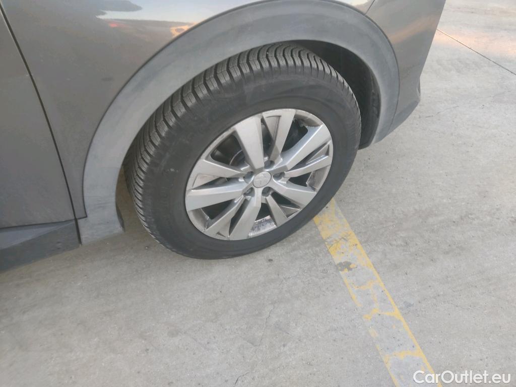  Peugeot  3008 PEUGEOT  / 2020 / 5P / 1.5 BlueHDi 96kW (130CV) S&S Active Pack #5