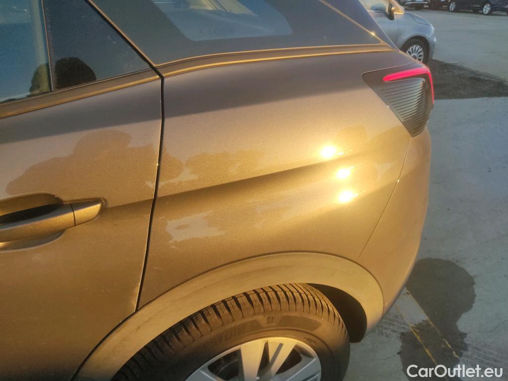  Peugeot  3008 PEUGEOT  / 2020 / 5P / 1.5 BlueHDi 96kW (130CV) S&S Active Pack #16