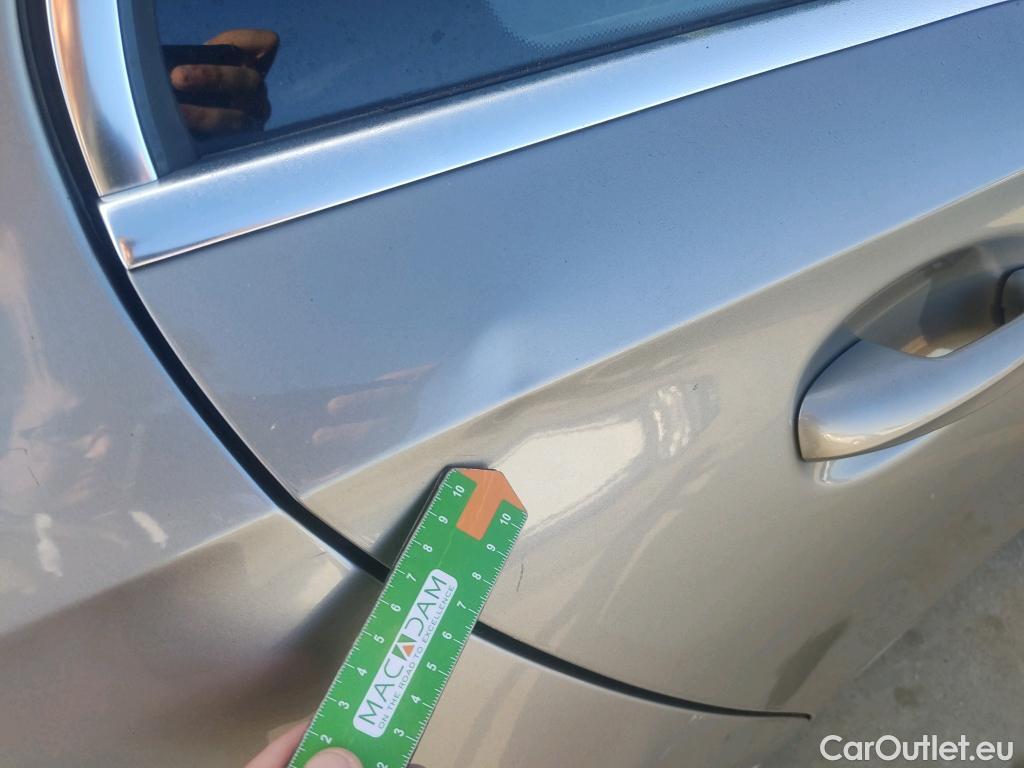  Mercedes  A-Klasse MERCEDES-BENZ Clase A / 2018 / 5P / berlina con portón A 180 d #13