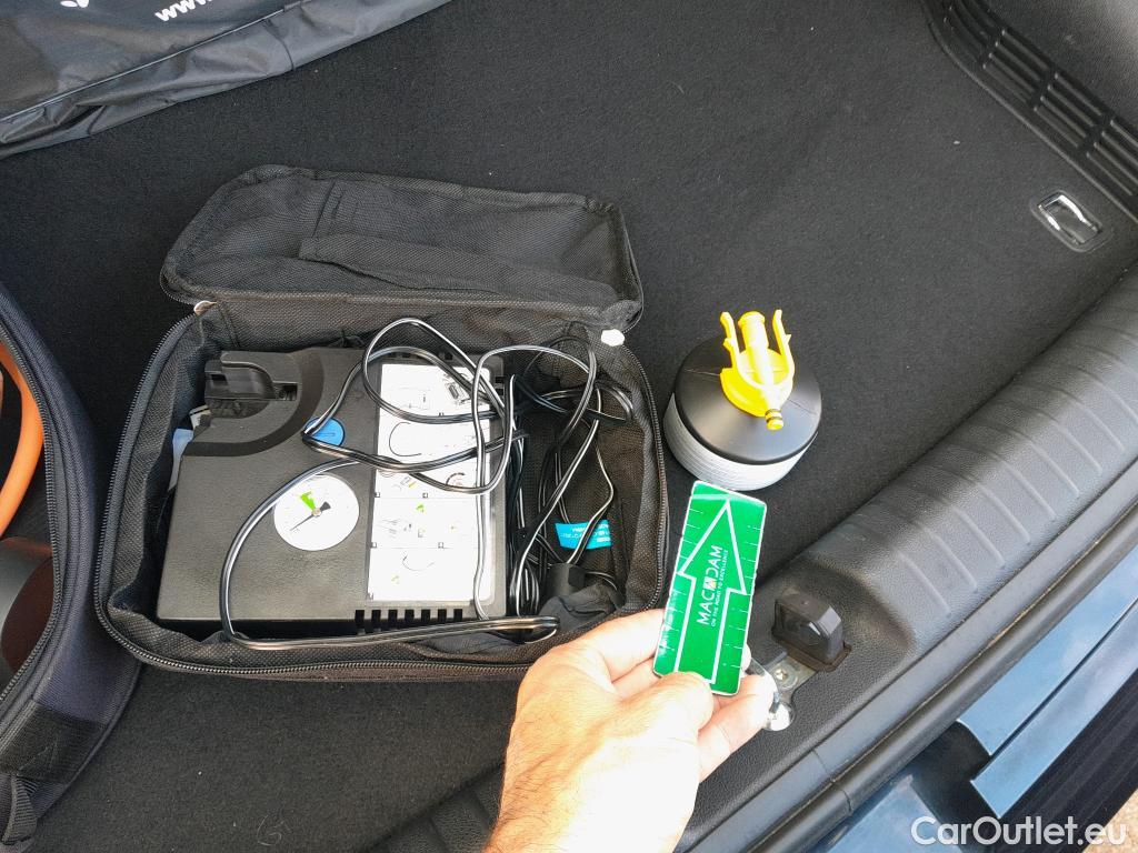  KIA  Niro KIA  1.6 GDi PHEV 104kW (141CV) Drive (AC) #12