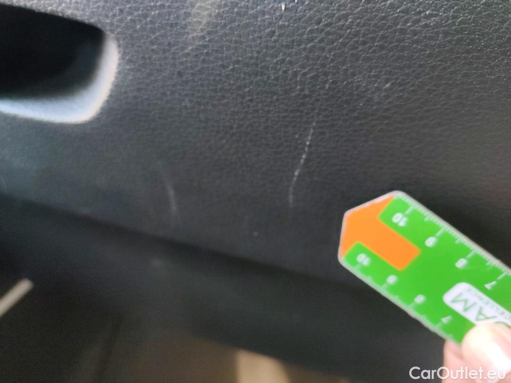  Audi  Q2 AUDI  / 2016 / 5P / todoterreno Design 30 TFSI 85kW (116CV) (AC) #8