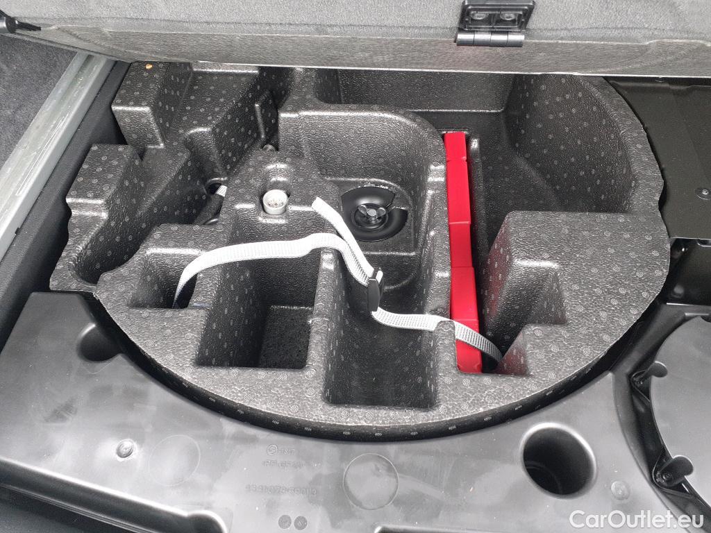  Audi  Q8 AUDI  / 2018 / 5P / todoterreno RS  TFSI 441kW (600CV) quattro tiptron #9