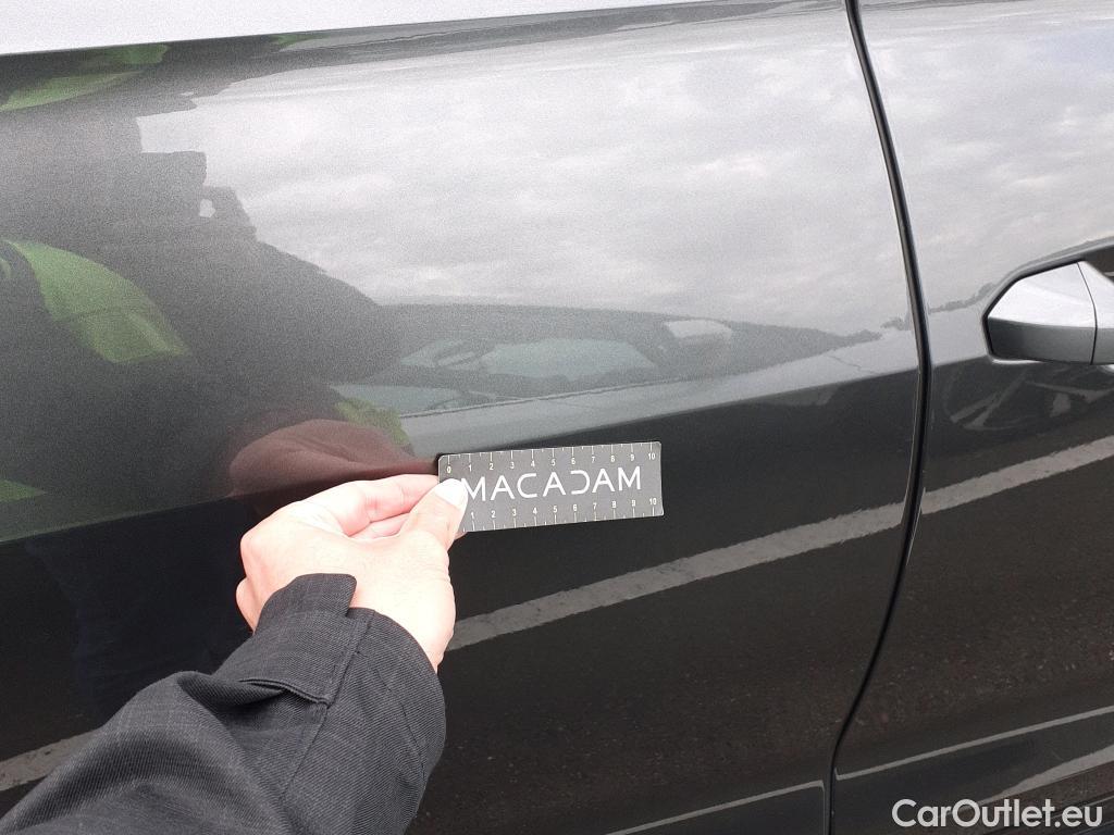  Audi  Q8 AUDI  / 2018 / 5P / todoterreno RS  TFSI 441kW (600CV) quattro tiptron #19