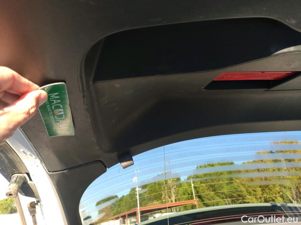  Peugeot  2008 PEUGEOT  / 2019 / 5P / todoterreno Allure BlueHDI 81kW (110CV) #4