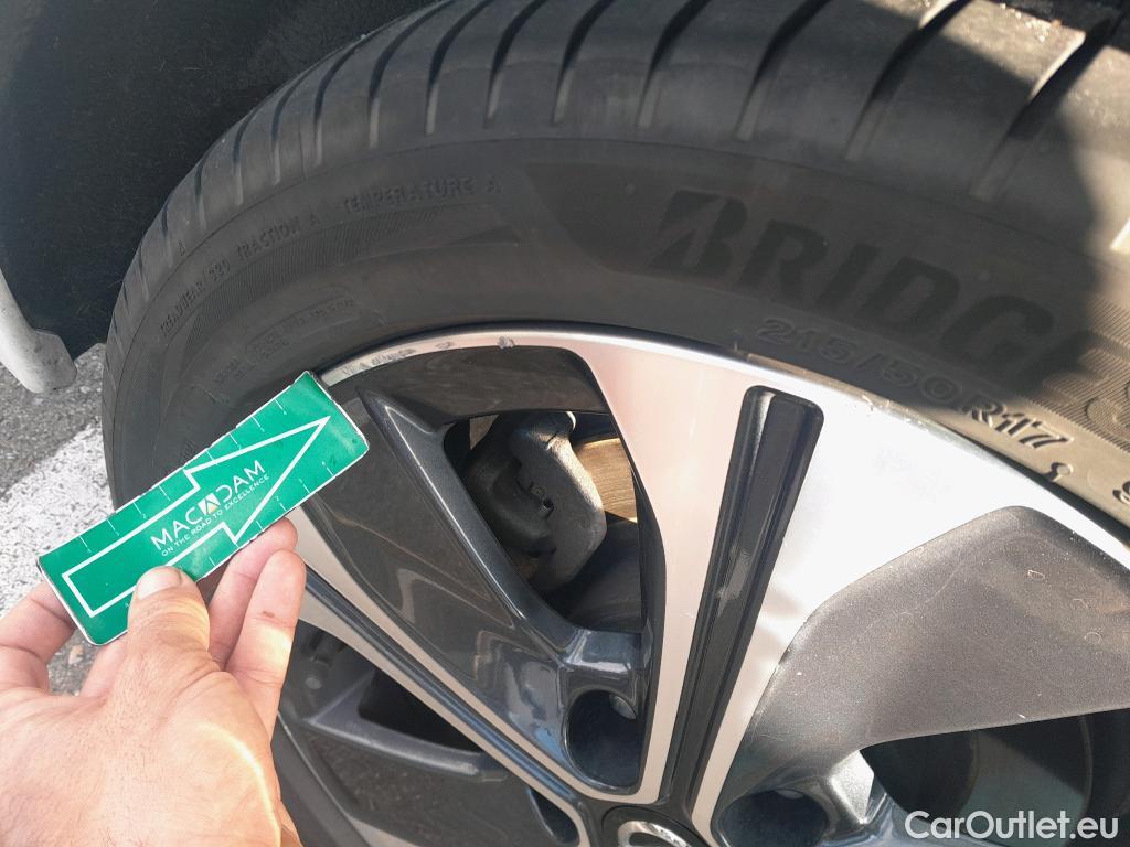  Nissan  Leaf NISSAN  / 2017 / 5P / berlina con portón 62kWh e+ N-Connecta #4