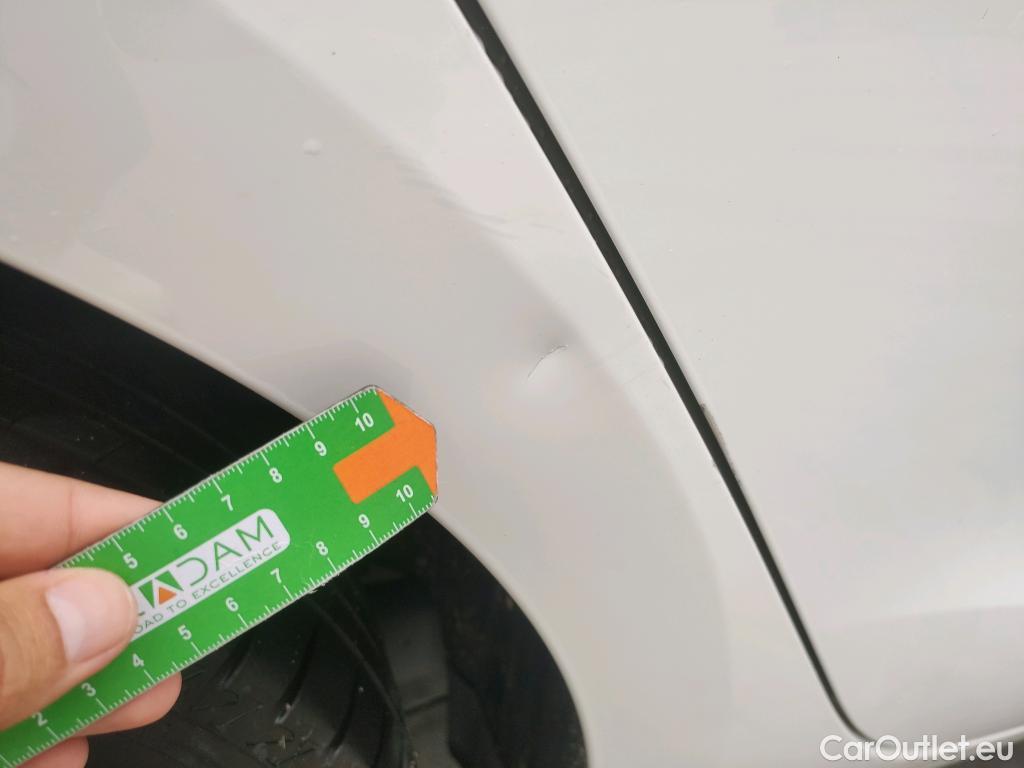  Land Rover  Discovery SEAT Nuevo León / 2020 / 5P / berlina con portón 2.0 TDI 110kW DSG-7 Style Go(SP) #4