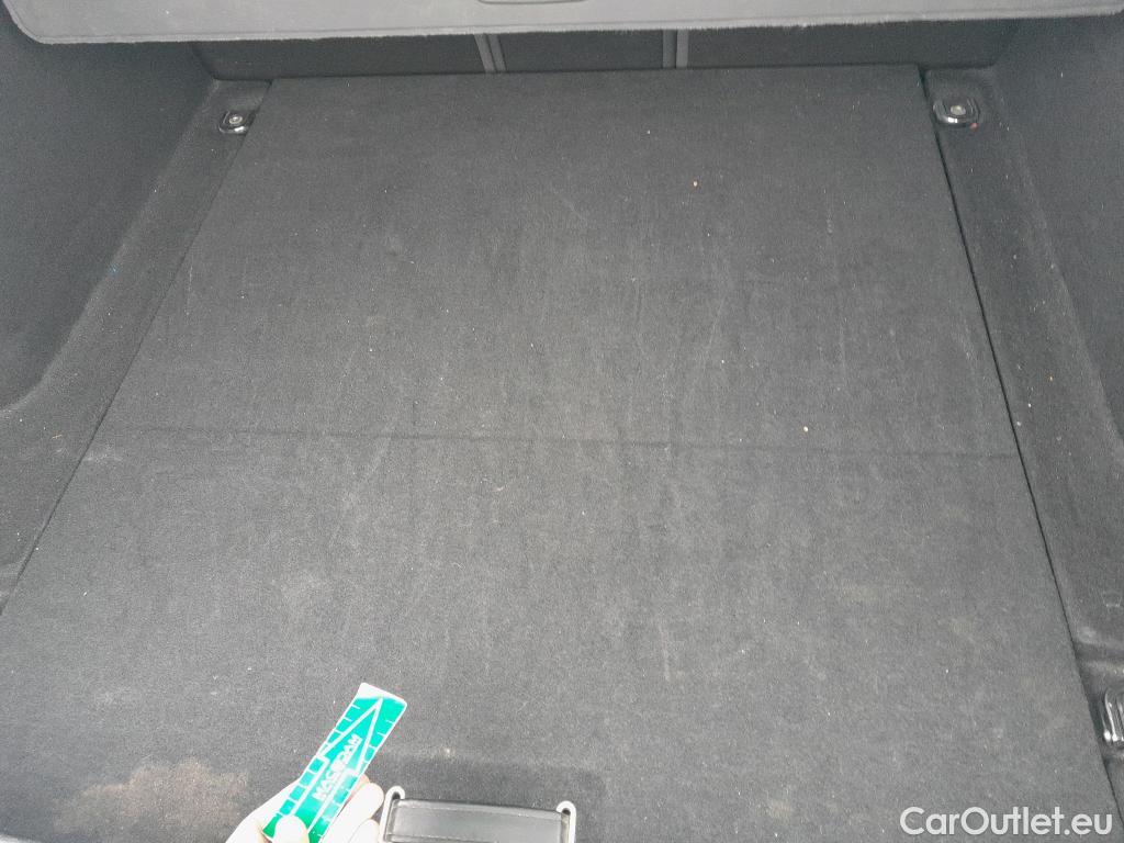  Land Rover  Range Rover LAND ROVER  Velar / 2017 / 5P / todoterreno 2.0D D240 4WD Auto #12