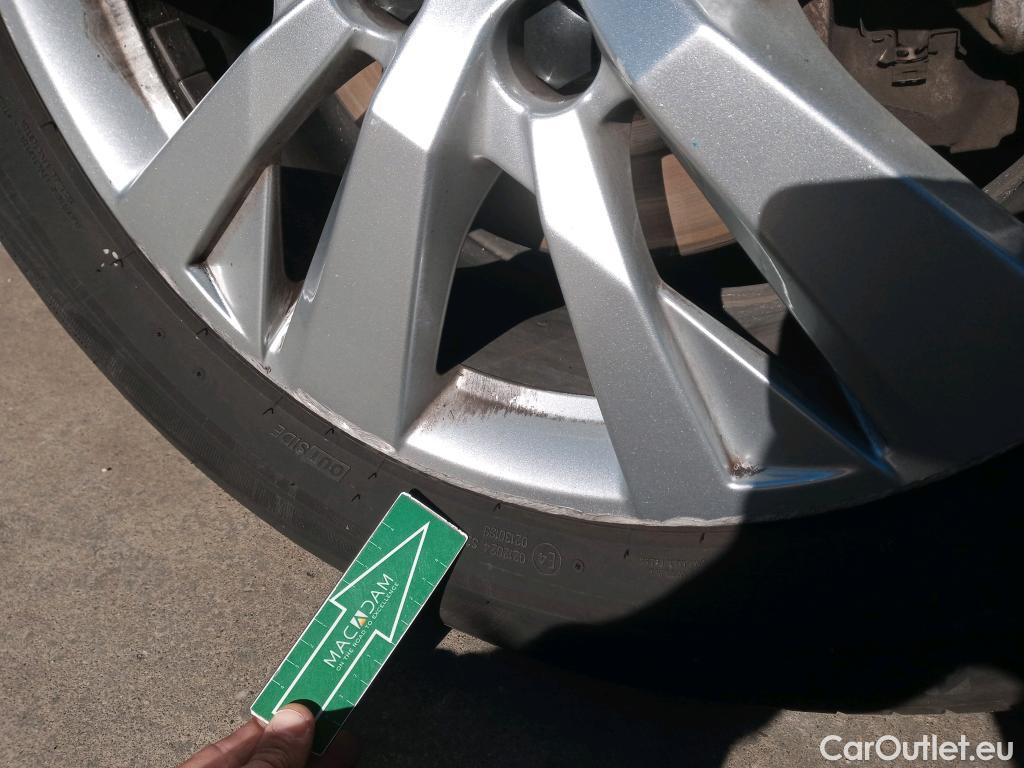  Peugeot  3008 PEUGEOT  / 2020 / 5P / 1.5 BlueHDi 96kW (130CV) S&S Active Pack #7