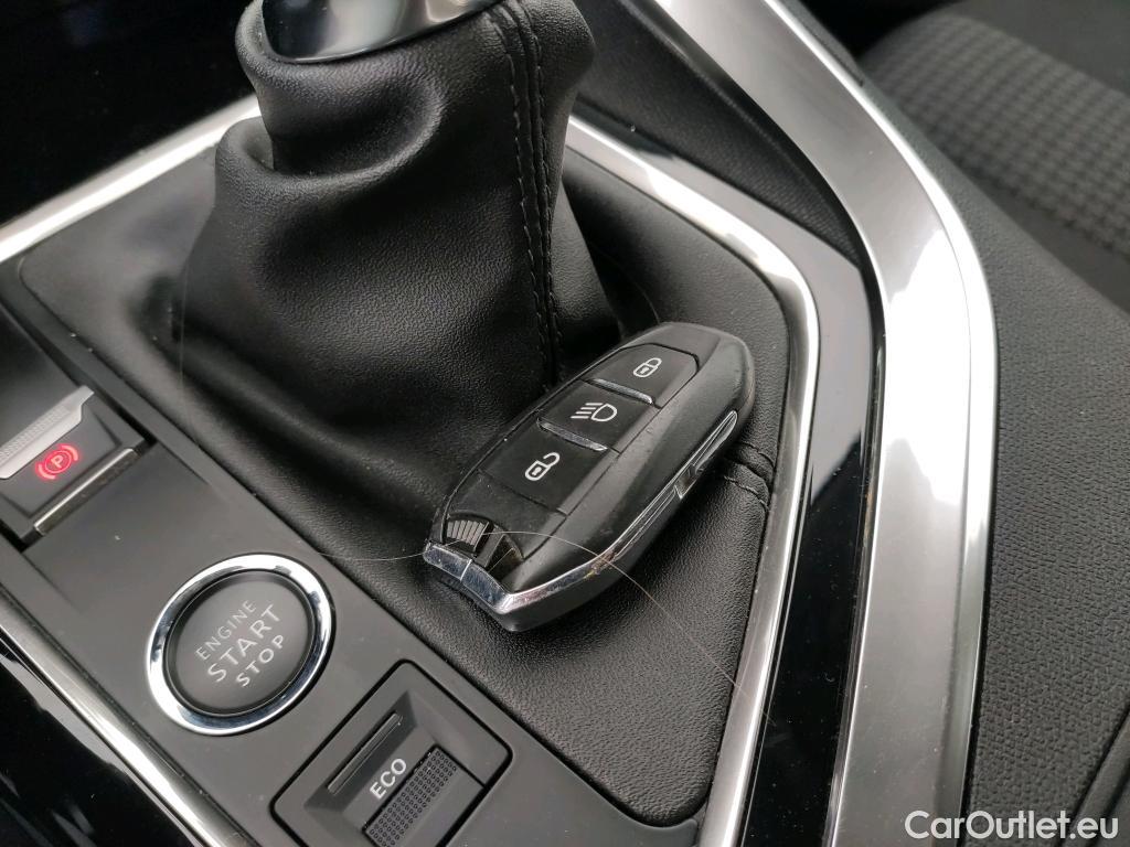  Peugeot  3008 PEUGEOT  / 2020 / 5P / todoterreno 1.5 BlueHDi 96kW (130CV) S&S Active Pack (AC3) #2