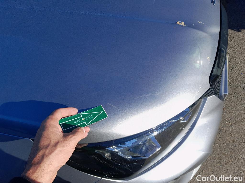  Peugeot  2008 PEUGEOT  / 2019 / 5P / todoterreno Allure Pack BlueHDI 81kW (110CV) #14