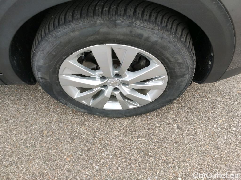  Peugeot  3008 PEUGEOT  / 2020 / 5P / todoterreno 1.5 BlueHDi 96kW (130CV) S&S Active Pack (AC3) #26