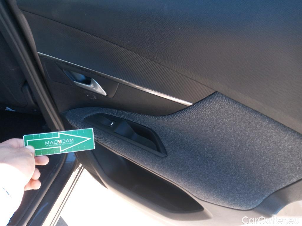  Peugeot  3008 PEUGEOT  / 2020 / 5P / 1.5 BlueHDi 96kW (130CV) S&S Active Pack #12