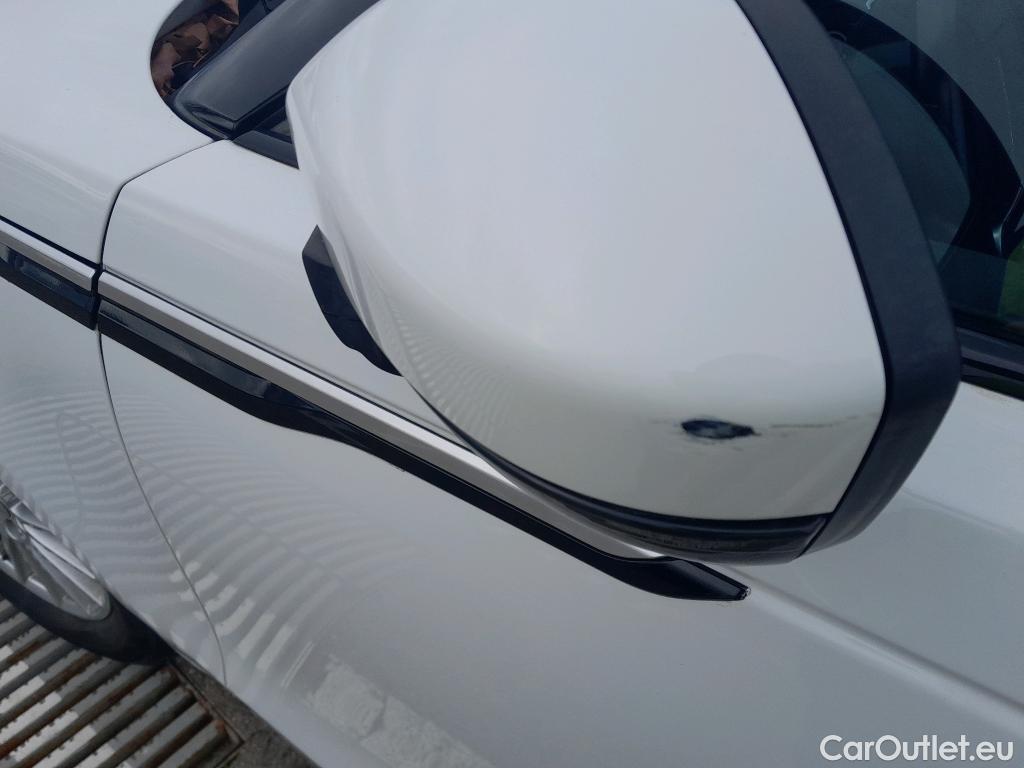  Land Rover  Range Rover LAND ROVER  Velar / 2017 / 5P / todoterreno 2.0D D240 4WD Auto #16