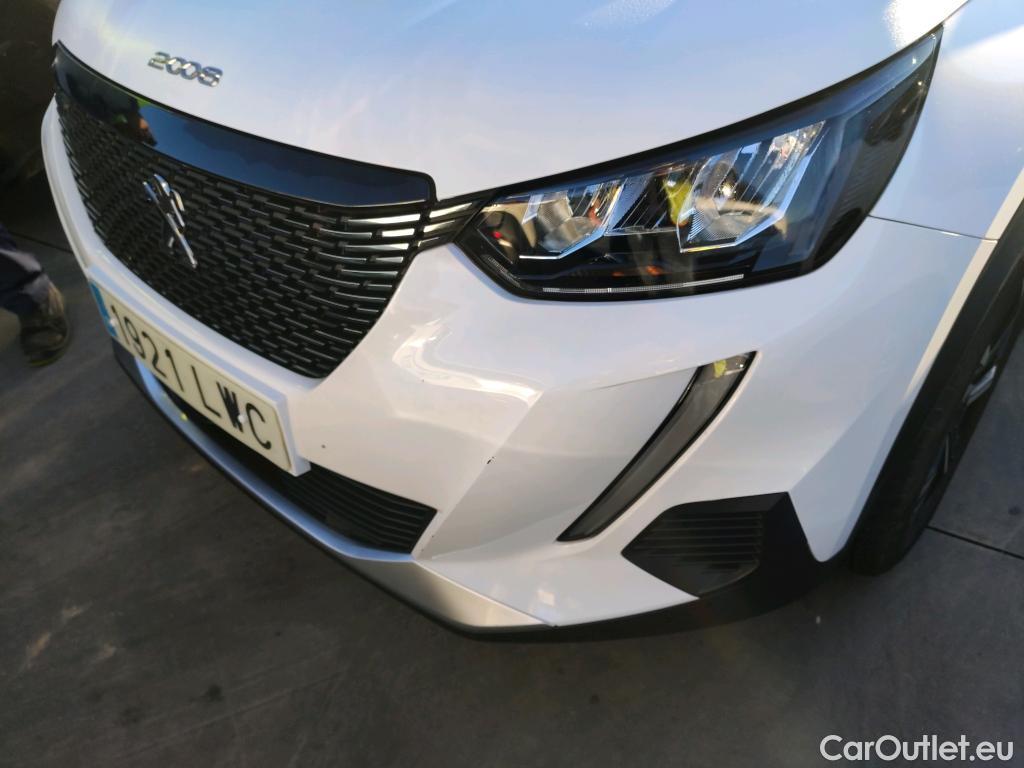  Peugeot  2008 PEUGEOT  / 2019 / 5P / todoterreno Allure BlueHDI 81kW (110CV) #9