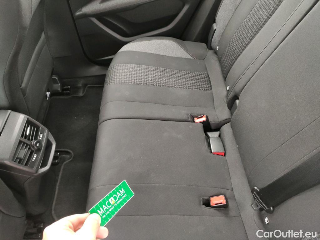  Peugeot  3008 PEUGEOT  / 2020 / 5P / todoterreno 1.5 BlueHDi 96kW (130CV) S&S Active Pack (AC3) #25