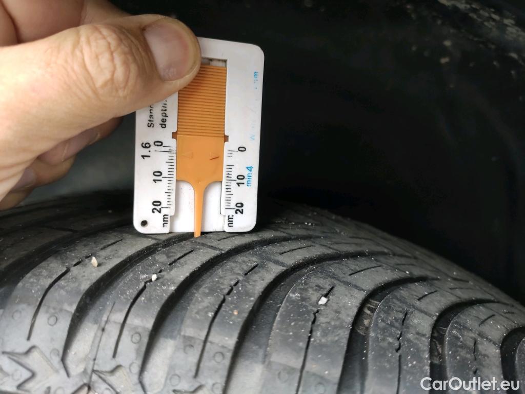  Peugeot  3008 PEUGEOT  / 2020 / 5P / todoterreno 1.5 BlueHDi 96kW (130CV) S&S Active Pack (AC3) #14